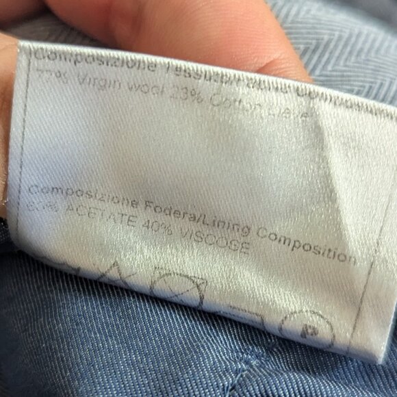 TAGLIATORE - 2-piece wool blend suit - Sz 52/9 - Picture 15 of 15